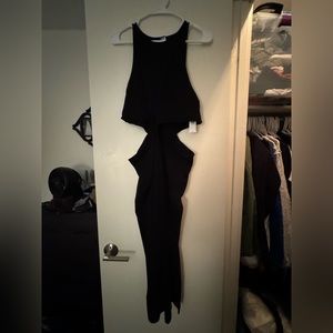 Sleeveless Twist-Front Midi Dress for Women. Color: Black. Size: Large